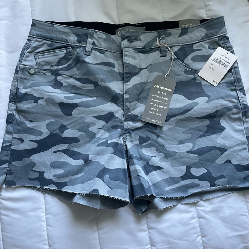 Wit & Wisdom Blue Gray Cargo Shorts with Camouflage 10